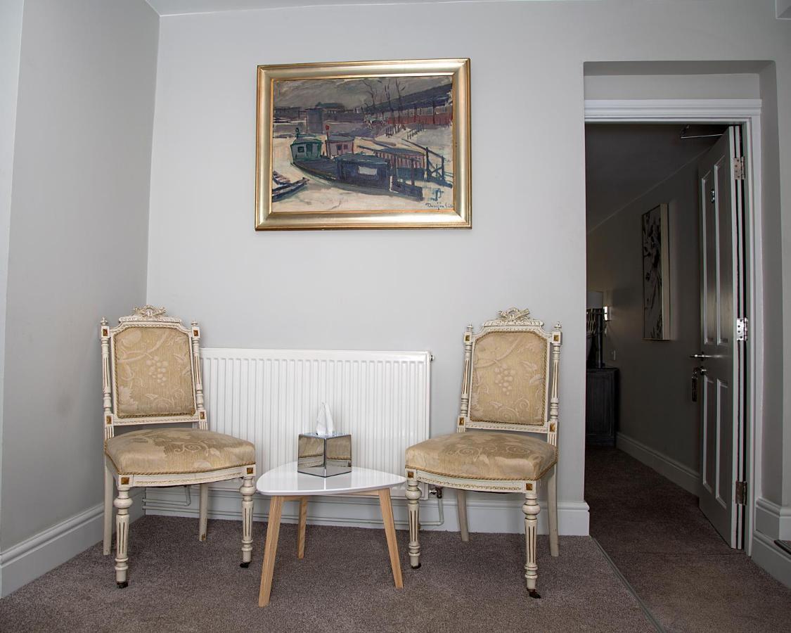 The Maple Manor Hotel Crawley  Exteriér fotografie