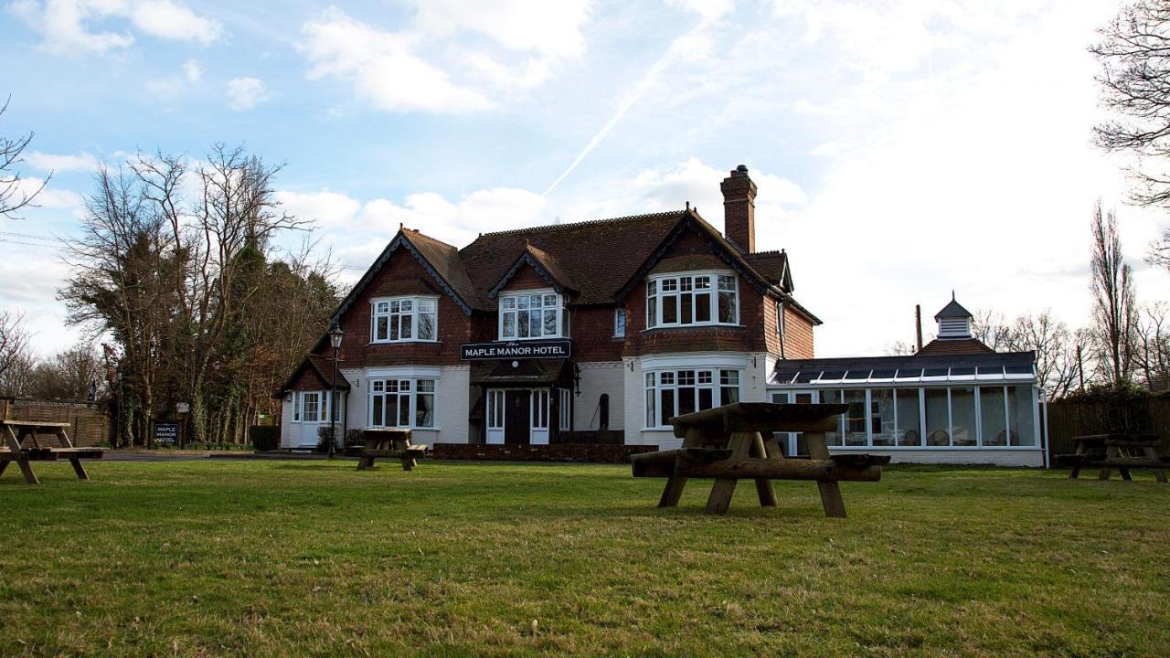 The Maple Manor Hotel Crawley  Exteriér fotografie