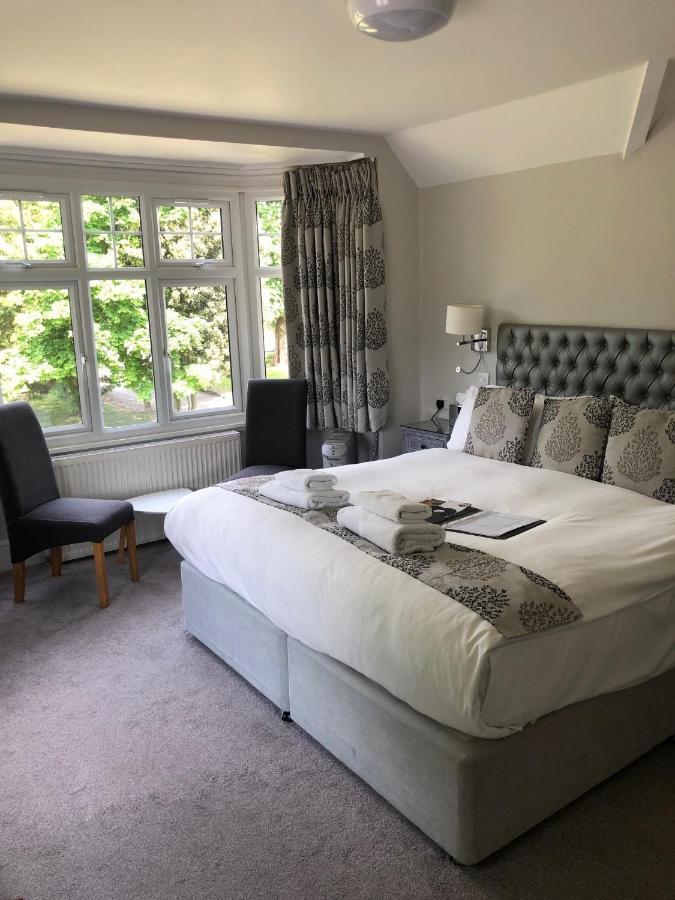 The Maple Manor Hotel Crawley  Exteriér fotografie